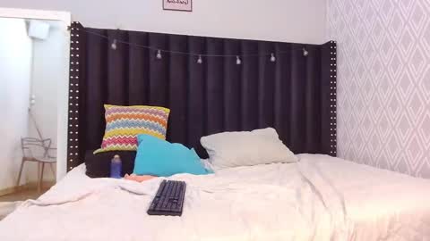 Snapshot of petitelittleebony chatting on February 13, 2:12 am little sharon online show from February 13, 2:12 am