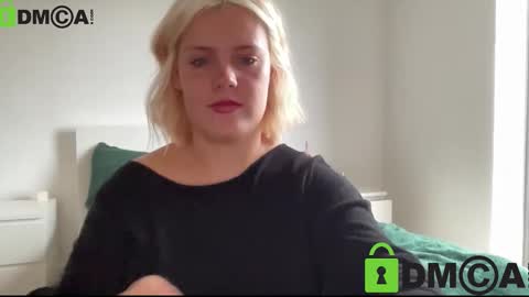 Snapshot of petiteminxlara chatting on November 7, 11:10 am lara online show from November 7, 11:10 am