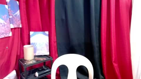 Snapshot of petitepinaycyrenets chatting on June 14, 2:35 am TsDELICIOUSCum69 online show from June 14, 2:35 am