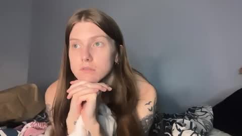 I am very new and dont know what im doing lol online show from June 26, 1:43 am