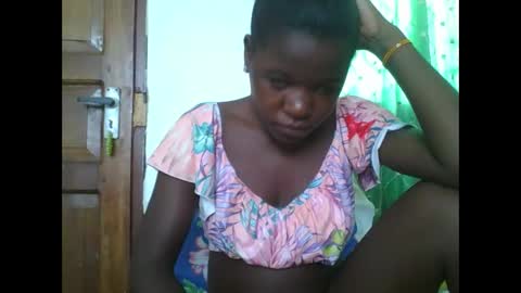 petitesweetchiq online show from January 7, 8:28 am