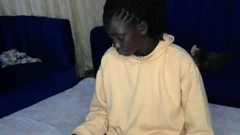 petitte_gyaal online show from October 31, 10:22 pm