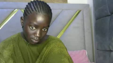 petitte_gyaal online show from November 22, 12:04 pm