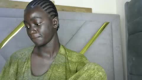 petitte_gyaal online show from November 23, 12:10 am