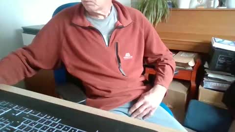 petitwilly online show from May 19, 8:31 am