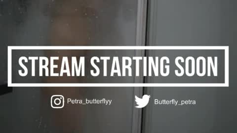 Snapshot of petra_butterfly chatting on May 7, 12:16 am i.. .U can call me Nick .... Help me to reach 200 thumbs up online show from May 7, 12:16 am