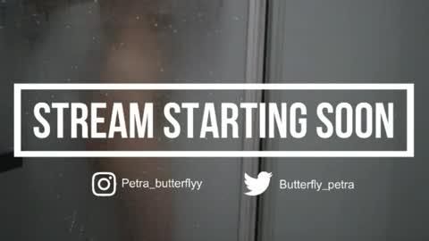 Snapshot of petra_butterfly chatting on May 24, 2:05 am i.. .U can call me Nick .... Help me to reach 200 thumbs up online show from May 24, 2:05 am