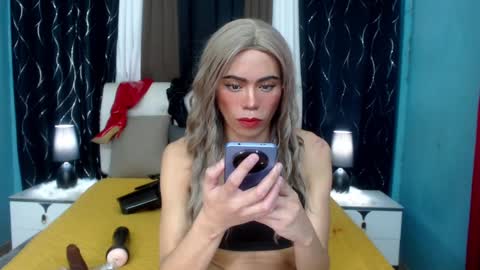 Snapshot of pettie_bigload chatting on January 25, 1:32 am Jim online show from January 25, 1:32 am