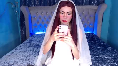 Snapshot of pettie_bigload chatting on September 18, 12:23 am Jim online show from September 18, 12:23 am
