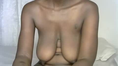 Snapshot of pettite_cora1 chatting on November 17, 3:29 pm pettite_cora1 online show from November 17, 3:29 pm