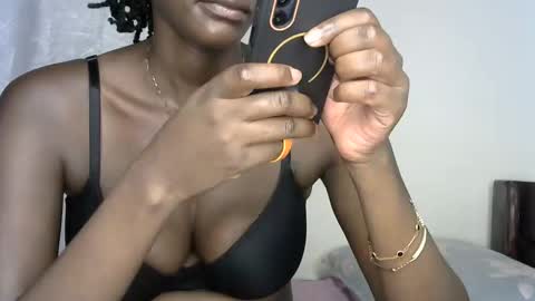 Snapshot of pettite_cora1 chatting on November 27, 7:38 pm pettite_cora1 online show from November 27, 7:38 pm