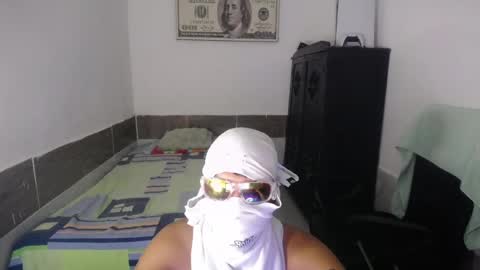 petty_boy777 online show from May 1, 10:20 am