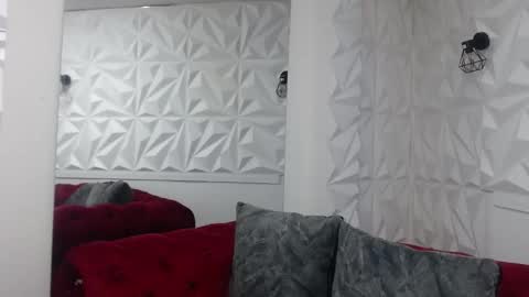 Snapshot of pettymoon chatting on October 29, 11:56 am Moon online show from October 29, 11:56 am