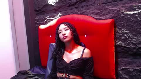 Snapshot of pettymoon chatting on November 7, 7:58 pm Moon online show from November 7, 7:58 pm