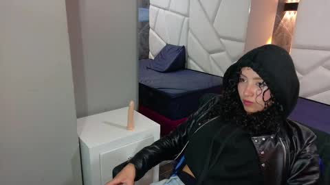 Snapshot of pettymoon chatting on November 9, 12:47 pm Moon online show from November 9, 12:47 pm