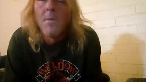 Snapshot of pevinu chatting on September 28, 1:55 am Hugh Pervert online show from September 28, 1:55 am