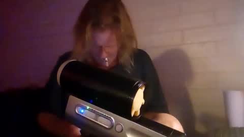 Snapshot of pevinu chatting on October 27, 7:01 am Hugh Pervert online show from October 27, 7:01 am