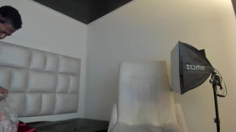 Snapshot of peyton_wat20 chatting on September 19, 12:06 pm peyton_wat20 online show from September 19, 12:06 pm