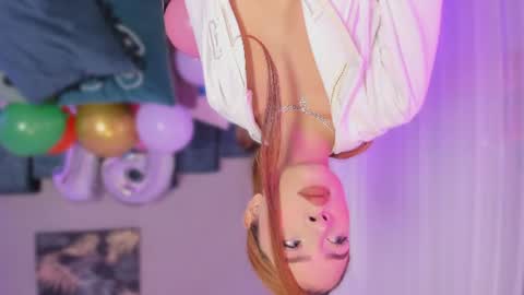 Snapshot of peytonn_monroe chatting on July 23, 8:40 pm peytonn_monroe online show from July 23, 8:40 pm