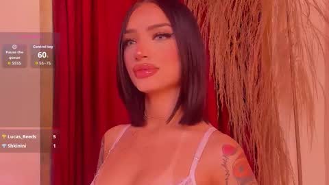 Snapshot of peytonreeds chatting on October 31, 2:34 am Pet Rees online show from October 31, 2:34 am