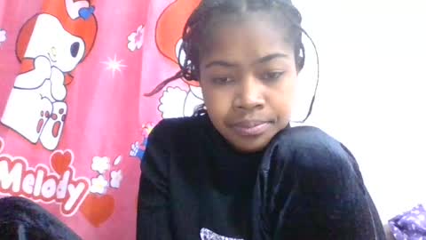 phania185885 online show from June 21, 7:22 am