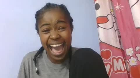 phania185885 online show from July 11, 7:27 pm