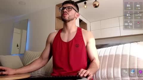 phantom_bigger1 online show from December 15, 1:26 pm