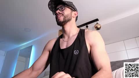 phantom_bigger1 online show from February 3, 12:21 pm