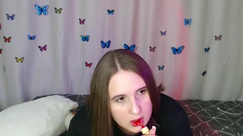 Snapshot of phantommira chatting on February 25, 9:24 pm phantommira online show from February 25, 9:24 pm