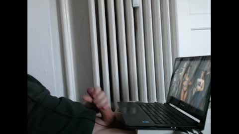 Snapshot of phaseriffix chatting on April 7, 5:46 pm phaseriffix online show from April 7, 5:46 pm