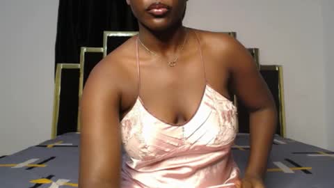 Snapshot of phat_pussylips chatting on June 24, 1:04 am tatiana online show from June 24, 1:04 am