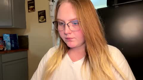 PhatAssBlond online show from February 6, 3:06 am