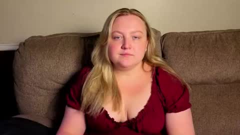 Snapshot of phatassblond chatting on July 16, 6:36 pm PhatAssBlond online show from July 16, 6:36 pm