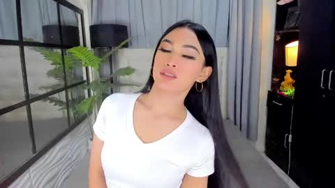 Snapshot of phenomenal_ivy chatting on June 3, 2:33 pm phenomenal_ivy online show from June 3, 2:33 pm