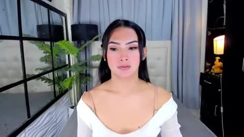 Snapshot of phenomenal_ivy chatting on June 10, 10:47 am phenomenal_ivy online show from June 10, 10:47 am
