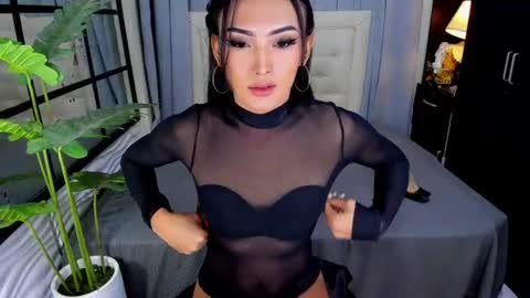 Snapshot of phenomenal_ivy chatting on June 15, 2:30 pm phenomenal_ivy online show from June 15, 2:30 pm