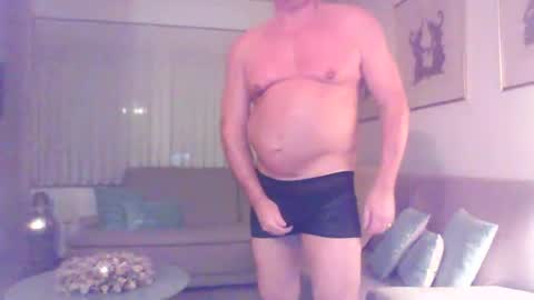 Phil online show from December 3, 6:39 pm