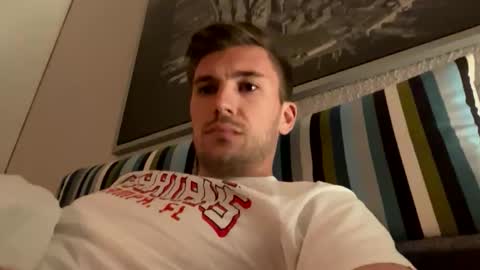 Snapshot of philip0512 chatting on May 11, 10:18 pm philip0512 online show from May 11, 10:18 pm