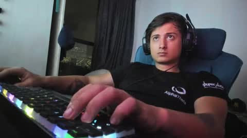 Snapshot of philip_dj chatting on November 5, 10:04 am philip_dj online show from November 5, 10:04 am