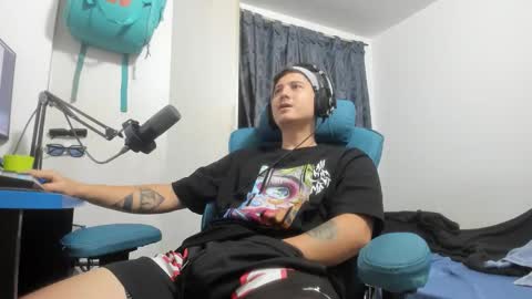 Snapshot of philip_dj chatting on January 17, 9:25 am philip_dj online show from January 17, 9:25 am