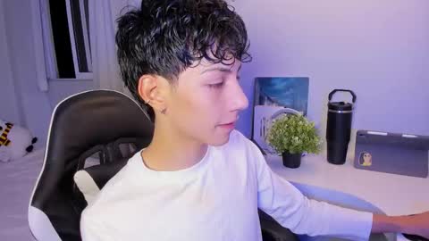 Phil.   INDEPENDENT MODEL online show from October 17, 4:59 am