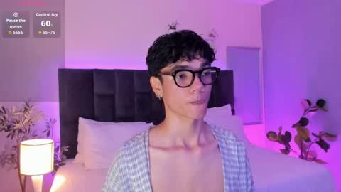 Phillip online show from November 22, 10:42 pm