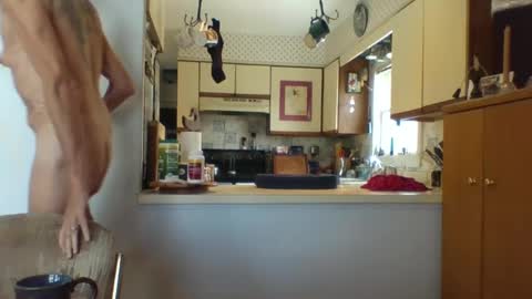 Snapshot of phillipa1023 chatting on December 1, 4:29 pm phillipa online show from December 1, 4:29 pm