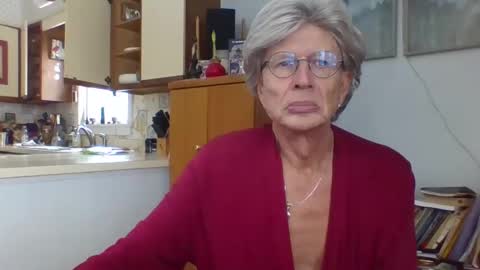 Snapshot of phillipa1023 chatting on February 9, 3:34 pm phillipa online show from February 9, 3:34 pm