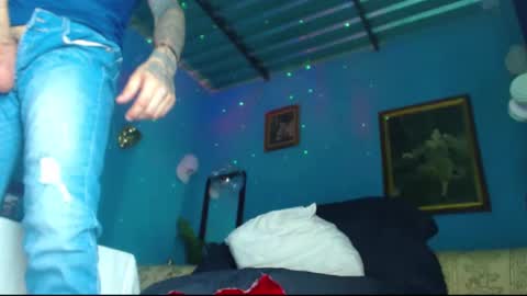 Snapshot of phlilloyhighclouds chatting on January 3, 9:26 pm phlilloyhighclouds online show from January 3, 9:26 pm