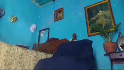 Snapshot of phlilloyhighclouds chatting on January 20, 1:42 pm phlilloyhighclouds online show from January 20, 1:42 pm