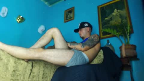 Snapshot of phlilloyhighclouds chatting on January 25, 3:41 pm phlilloyhighclouds online show from January 25, 3:41 pm