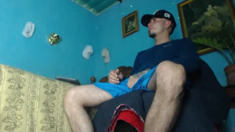 Snapshot of phlilloyhighclouds chatting on January 31, 2:58 am phlilloyhighclouds online show from January 31, 2:58 am