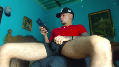 Snapshot of phlilloyhighclouds chatting on February 11, 8:10 pm phlilloyhighclouds online show from February 11, 8:10 pm