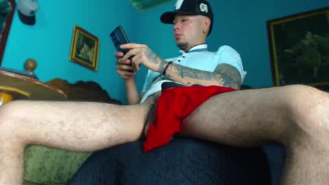 Snapshot of phlilloyhighclouds chatting on February 16, 11:48 pm phlilloyhighclouds online show from February 16, 11:48 pm